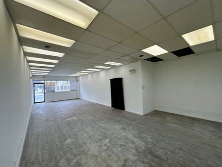Retail space for Rent at 5032 W North Ave in Chicago