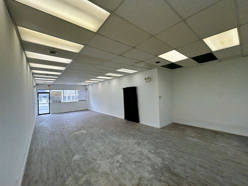 5032 W North Avenue - Commercial for Lease