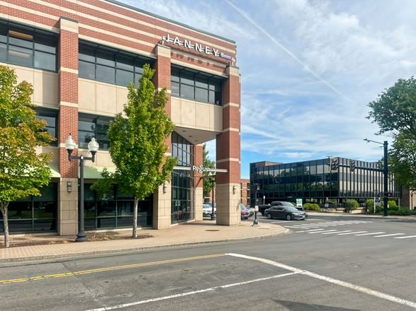 CT, West Hartford - Main Street