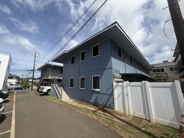 927 Hasuten St