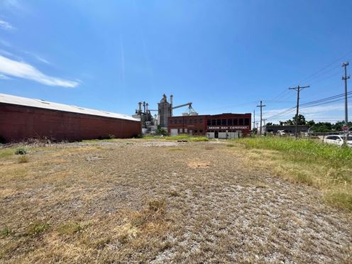 1139 NW 4th St