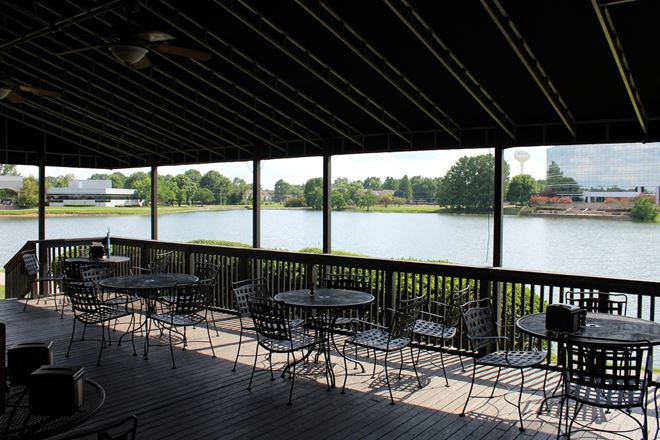 River Oaks Center - 3,240 SF Restaurant Space - Flowood MS