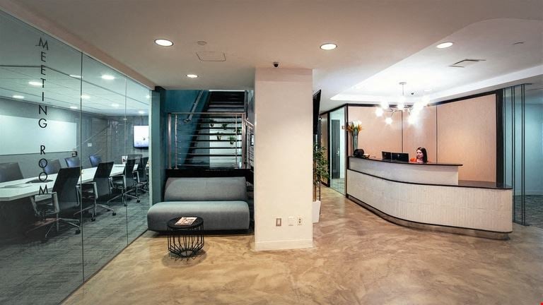Jay Suites - Wall Street
