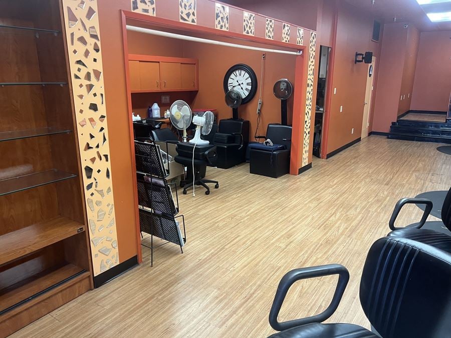 Country Club Lanes Retail Center