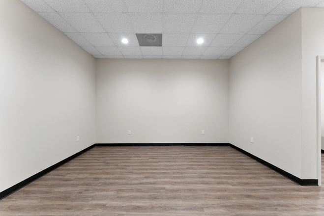 Building 7 - 25533 Richards Rd - Sublease