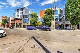 852 Fort Street (305)