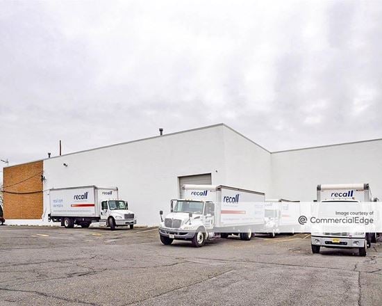 Meadowlands Distribution Center - 368-374 Starke Road