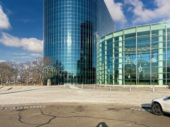 NY, Uniondale - RexCorp Plaza