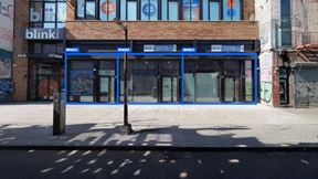 1,600 - 5,700 SF | 888 Broadway | Vanilla Box Retail Spaces With Glass Frontage and 25 FT Ceilings For Lease