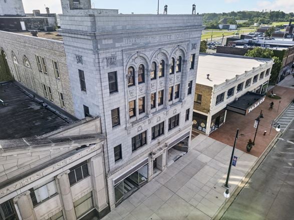 573 Broadway