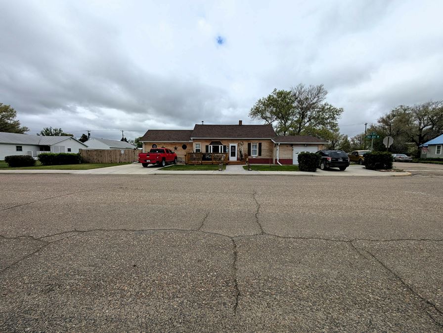 327 2nd Ave W
