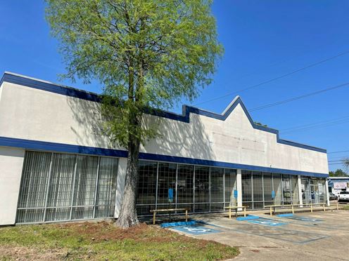 Former Aaron's For Lease
