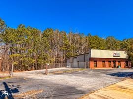 ±3,500 SF Freestanding Office/Warehouse