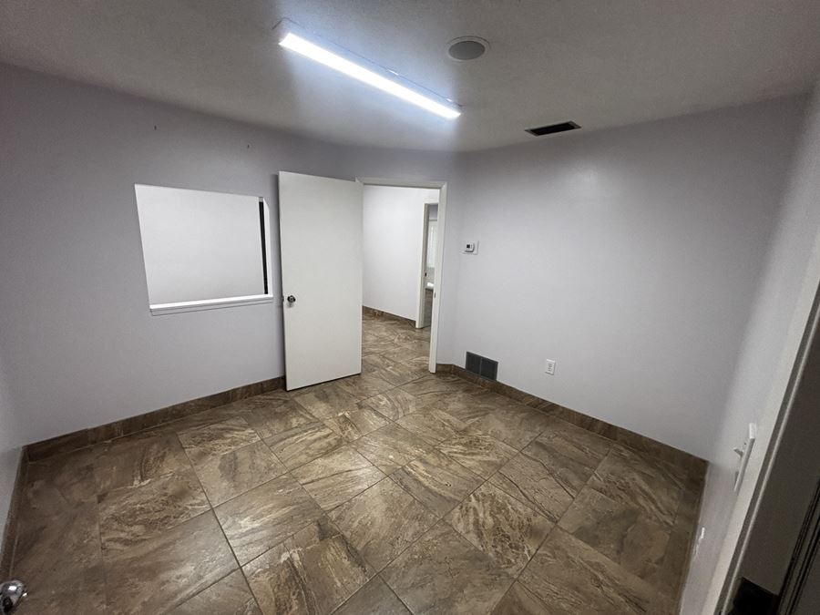 2945 - 2959B Bee Ridge Road