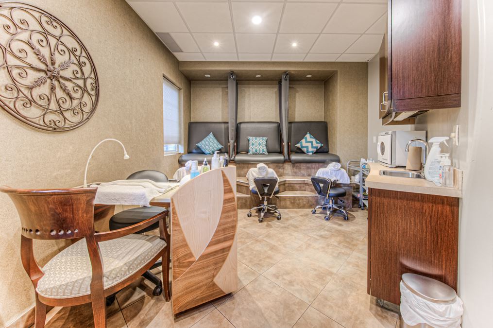 370 University Avenue E., Unit 105