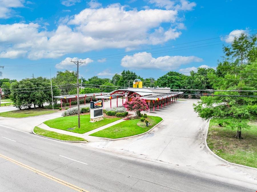 1300 W Pioneer Dr, Irving, TX