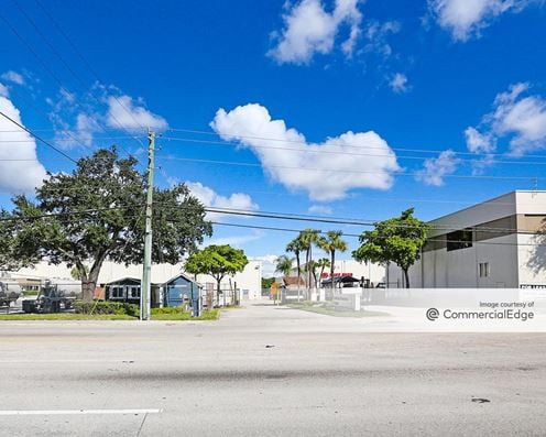 Parkway Commerce Center