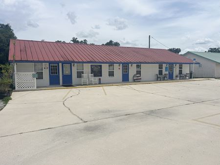 Photo of commercial space at 413 Elm St in Welaka