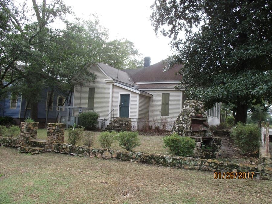 611 Pine Ave