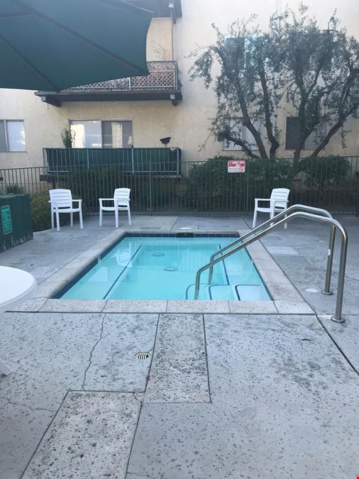 Encino Oaks Condominiums