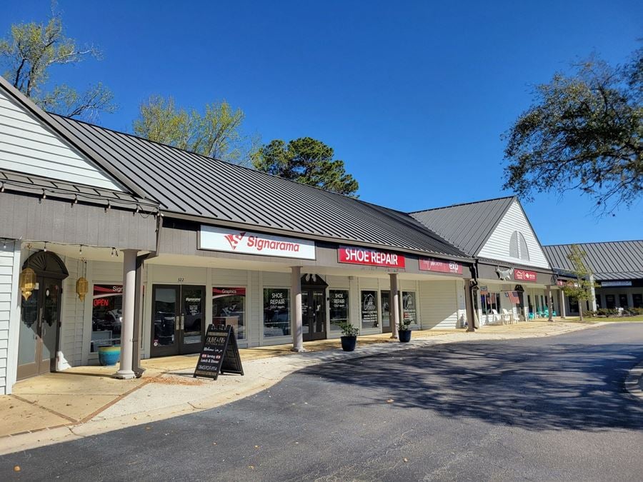 Moss Creek Village Shopping Center