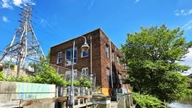 4590 Main St