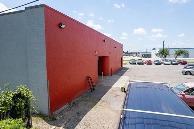 4250 W. 38th St.
