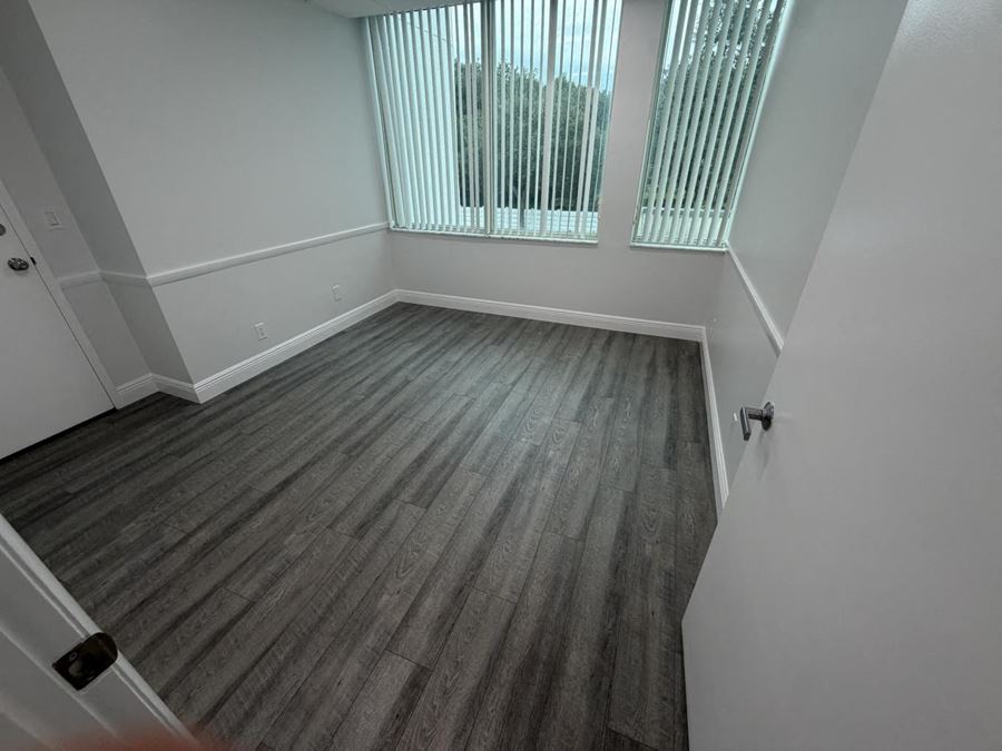 1743 SF Suite 203 D Professional and Medical Office Space