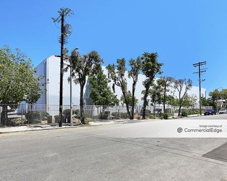 Industrial space for Sale at 320-336 West 31st Street in Los Angeles