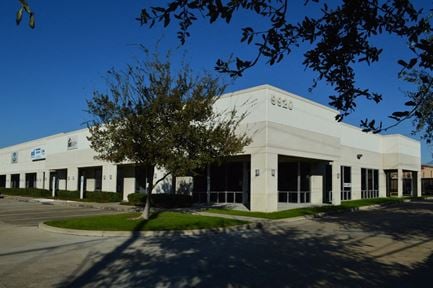 9920-9940-9960-9980 W Sam Houston Pky S