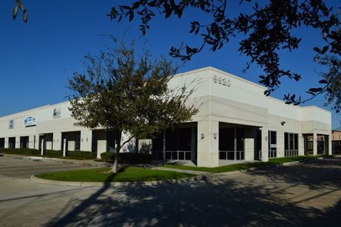 9920-9940-9960-9980 W Sam Houston Pky S