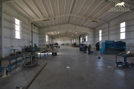 Industrial Building on W Hwy 114