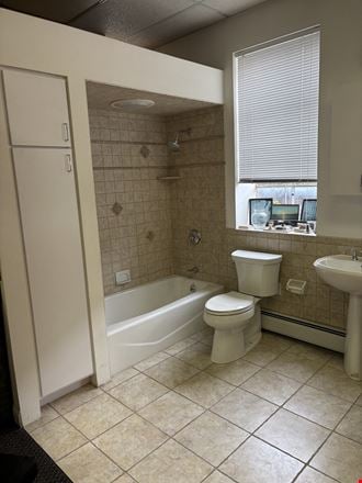 40 Home Pl