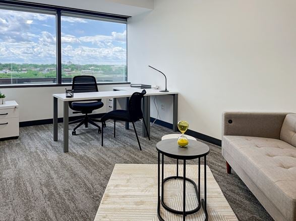 Regus - Westmont - Oakmont Plaza Drive