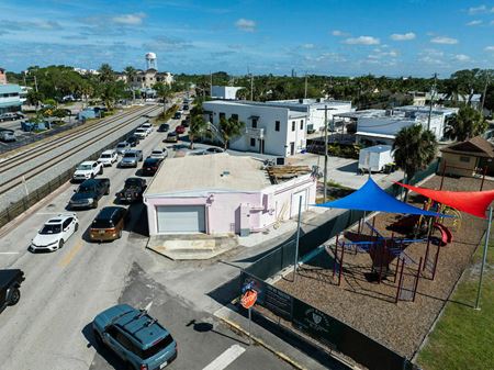 Retail space for Rent at 290 SW Dixie HWY in Stuart