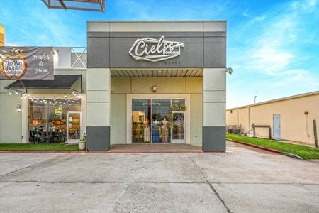 Retail space for Rent at 8602 McPherson Rd in LAREDO