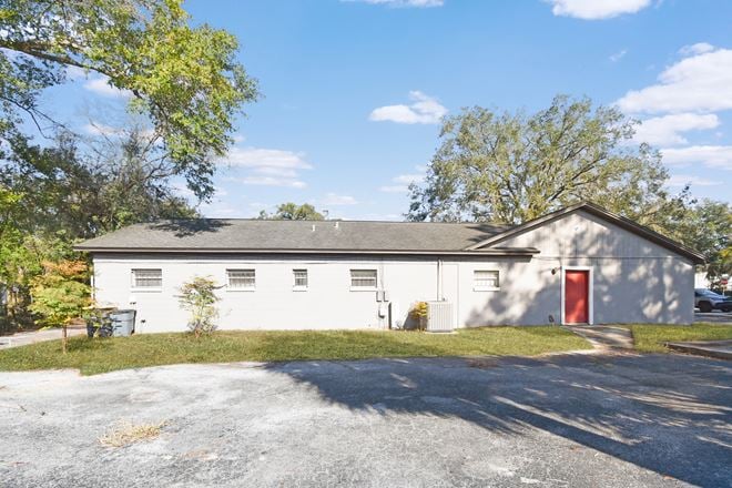 2968 Rainbow Rd