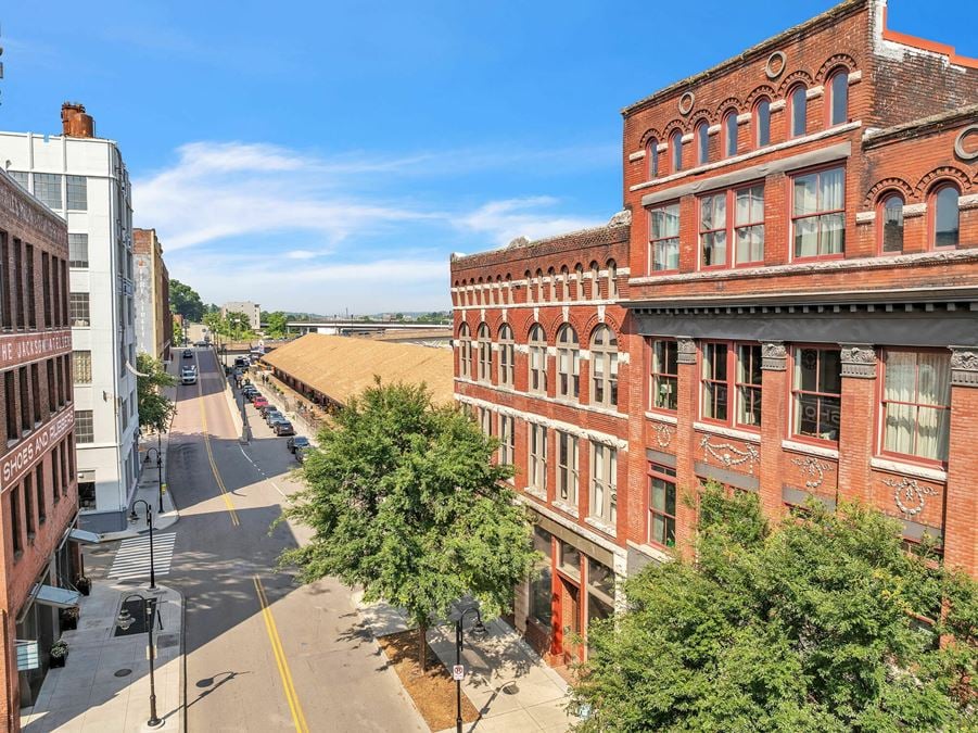 Mixed-Use Condo in the Jacksonian
