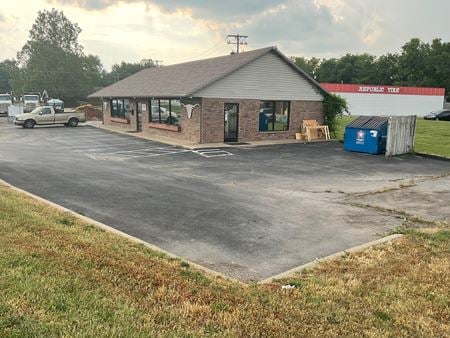Retail space for Rent at 389 U.S. 60 in Republic