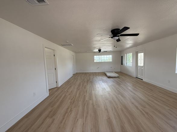 405 8th St, Kemah TX 77565- Office/Retail Opportunity
