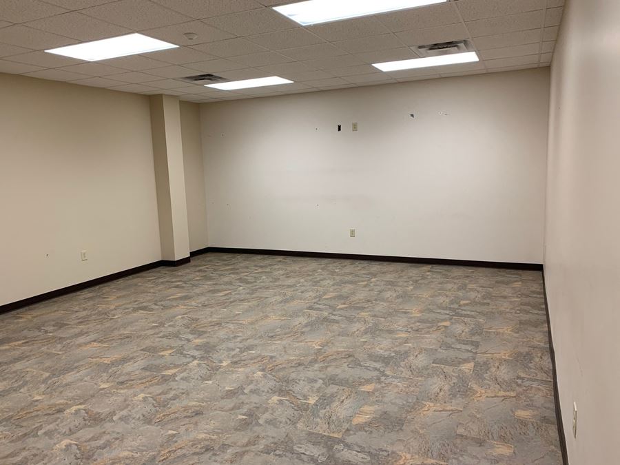 5,175 sq. ft. Office/Warehouse