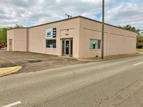 FREESTANDING BUILDING LOCATED ON ZERO LOT LINE AND HARD CORNER NEAR DOWNTOWN - Springfield