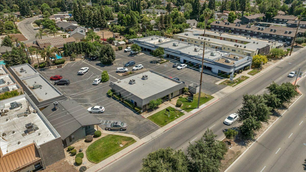 ±1,175 SF of Newly Remodeled Professional Office Space in Visalia, CA