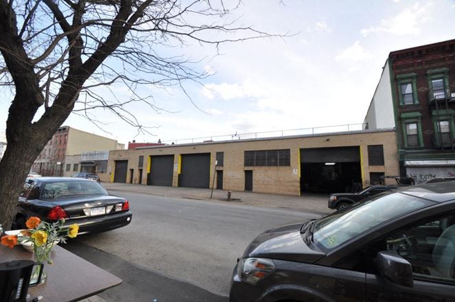172 Montrose Ave