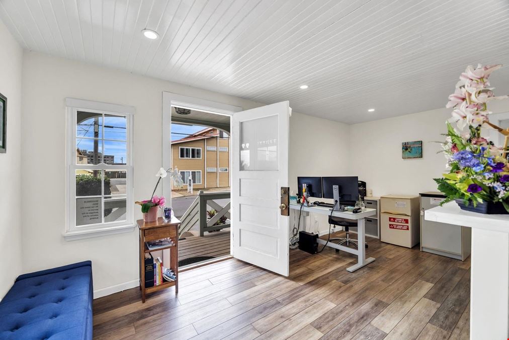 Wailuku Gem: Prime Office Space w/ Expansion Potential