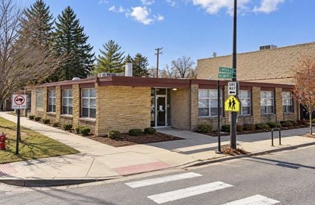 Office space for Rent at 5840 N Lincoln Ave in Chicago