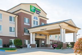 Holiday Inn Express & Suites Nevada MO