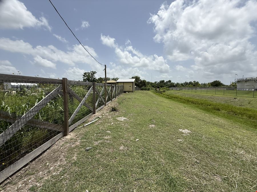 29948-29970 Highway 6, Alvin, TX 77511