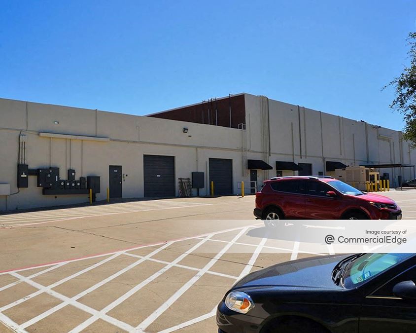 Midway Commons Business Park 3410 Midcourt Road, Carrollton, TX