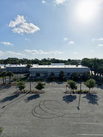 Retail / Call Center, Ormond Beach FL - 29,400 SF